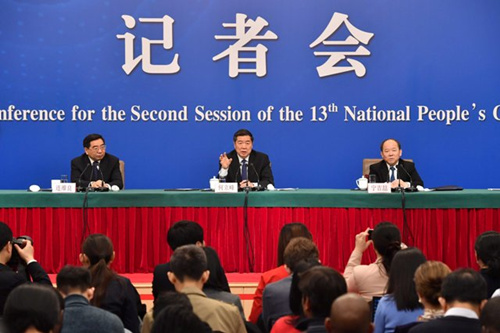 國家發(fā)展改革委主任何立峰，副主任寧吉喆、連維良共同出席十三屆全國人大二次會(huì)議新聞中心首場記者會(huì)
