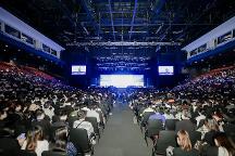 機甲教父孫世前于2023全球新經(jīng)濟大會宣布：中方機甲備戰(zhàn)完畢！