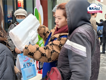 維達(dá)集團(tuán)旗下包大人亮相滬上慈善集市，公益推動(dòng)銀發(fā)經(jīng)濟(jì)深耕
